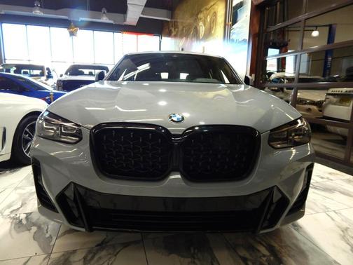 2023 BMW X4 xDrive30i