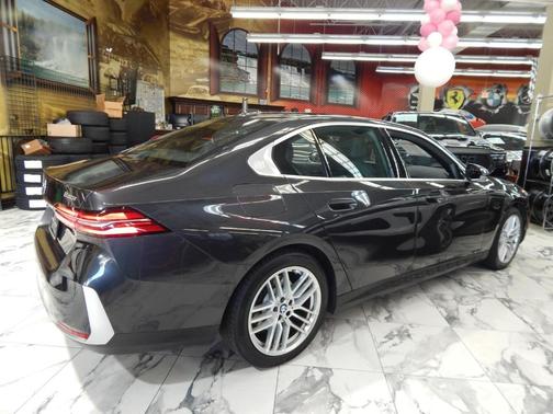 2025 BMW 530 i xDrive