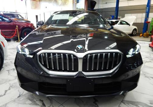 2025 BMW 530 i xDrive