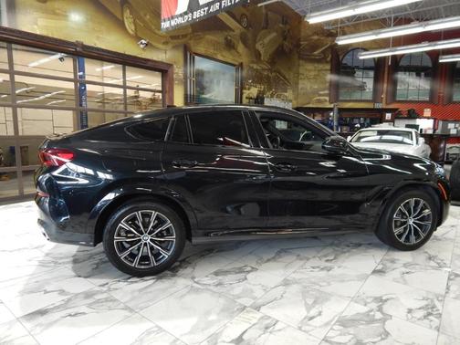 2025 BMW X6 xDrive40i