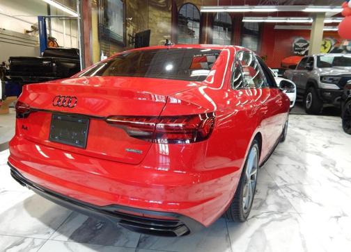 2022 Audi A4 45 S line quattro Premium