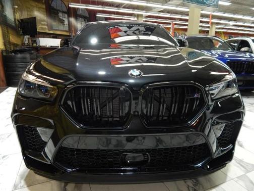 Photo 2 of 60 of 2022 BMW X6 M Base
