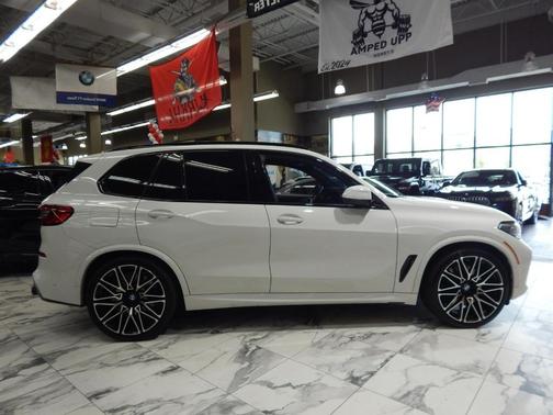 2020 BMW X5 M50i