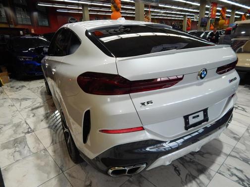 2026 BMW X6 M60i