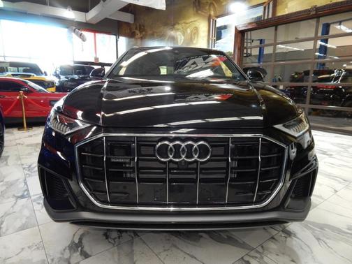 2021 Audi Q8 55 Premium