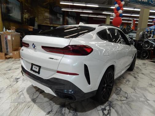 2022 BMW X6 xDrive40i