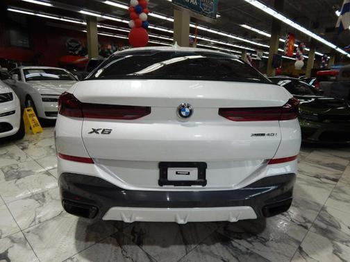 2022 BMW X6 xDrive40i
