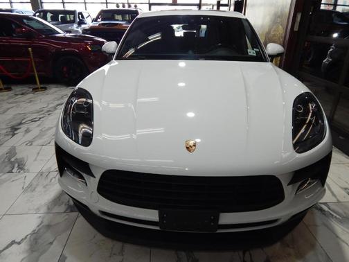 2021 Porsche Macan Base