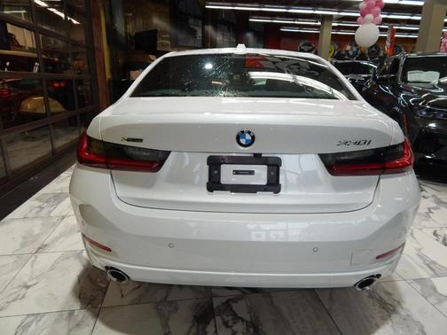 2025 BMW 330 i xDrive