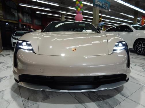 2022 Porsche Taycan Cross Turismo 4