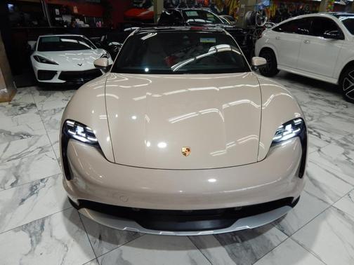 2022 Porsche Taycan Cross Turismo 4