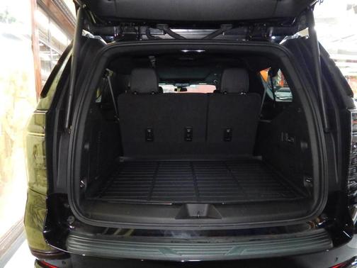 2025 Chevrolet Suburban RST