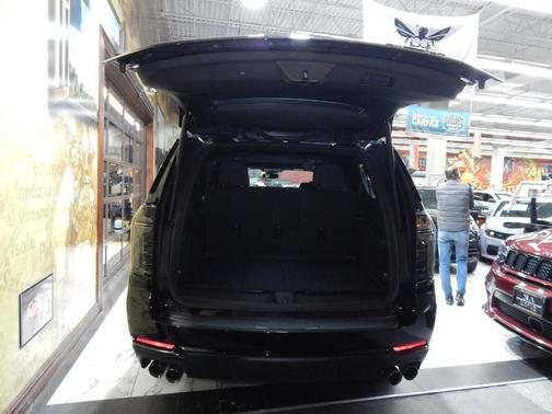 2025 Chevrolet Suburban RST