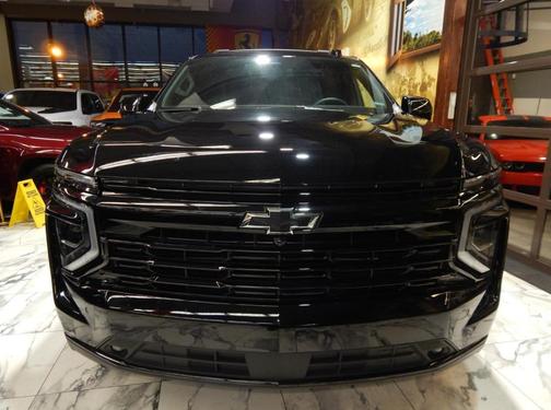 2025 Chevrolet Suburban RST