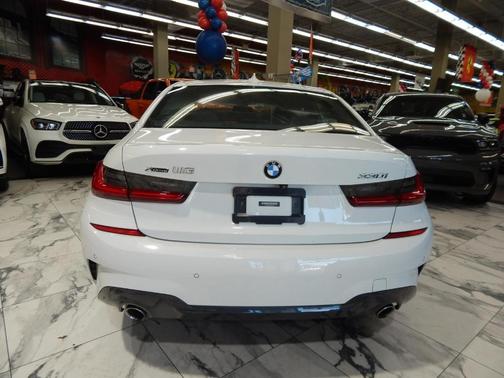 2021 BMW 330 i xDrive