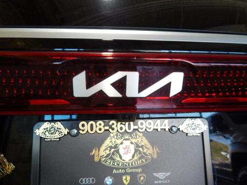 2022 Kia Carnival LX