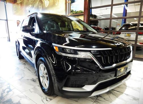 2022 Kia Carnival LX