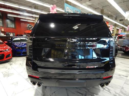 2025 Chevrolet Suburban RST