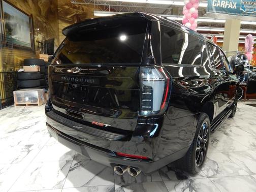 2025 Chevrolet Suburban RST