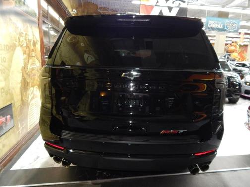 2025 Chevrolet Suburban RST