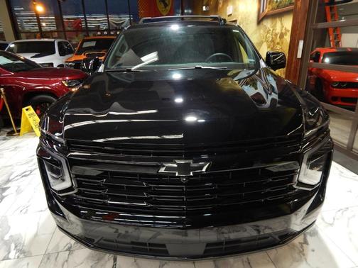 2025 Chevrolet Suburban RST