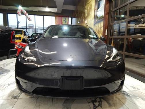 2024 Tesla Model Y Base
