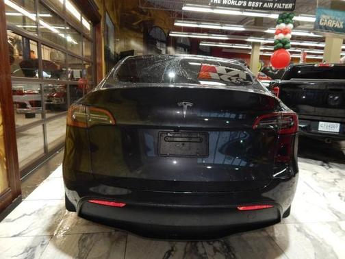 2024 Tesla Model Y Base