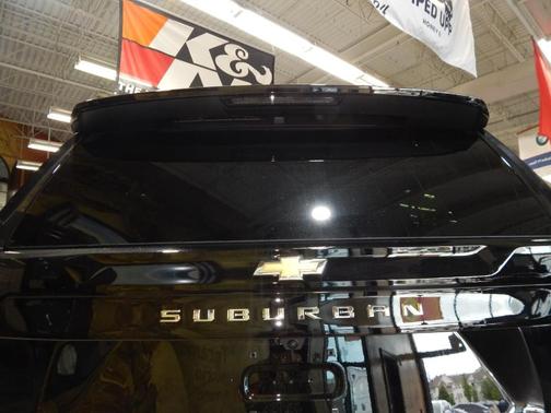 2025 Chevrolet Suburban LT