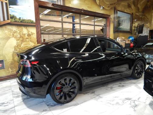 2023 Tesla Model Y Performance
