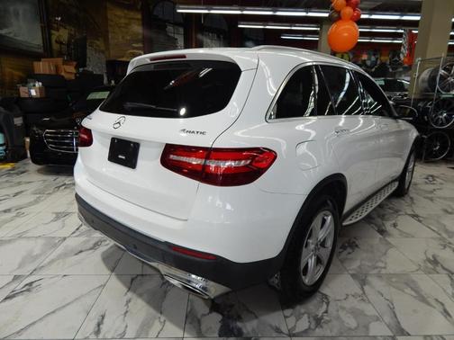 2018 Mercedes-Benz GLC 300 Base 4MATIC
