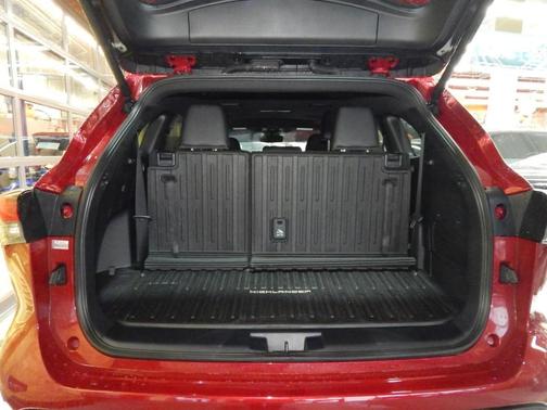 2024 Toyota Highlander XSE