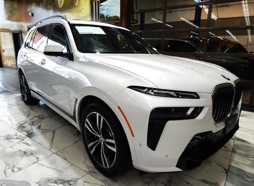 2024 BMW X7 xDrive40i