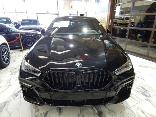 2021 BMW X6 M50i