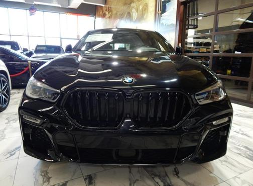 2021 BMW X6 M50i