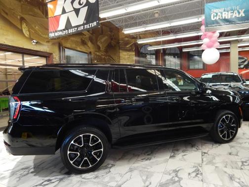 2025 Chevrolet Suburban RST