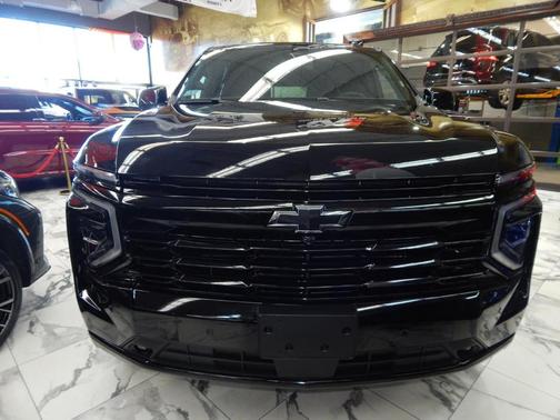 2025 Chevrolet Suburban RST