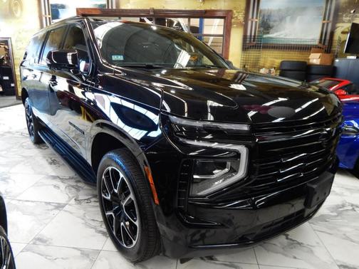 2025 Chevrolet Suburban RST