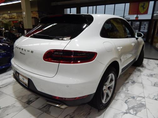 2018 Porsche Macan Sport Edition