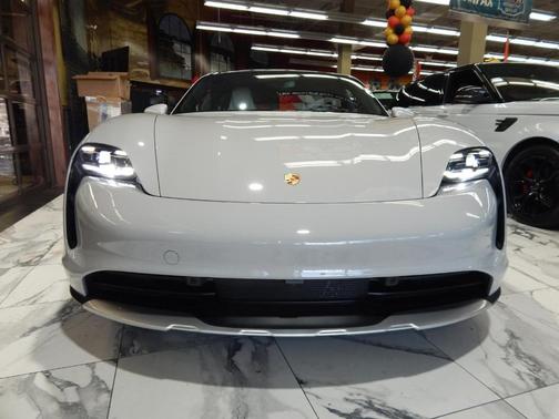 2022 Porsche Taycan 4