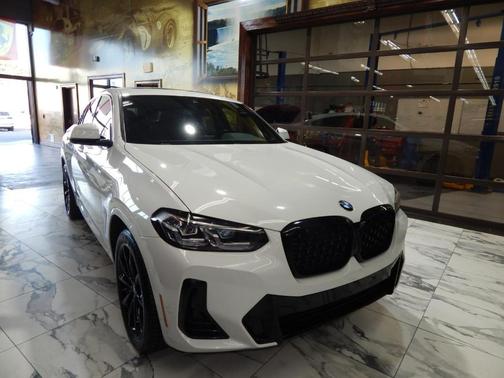 2022 BMW X4 xDrive30i