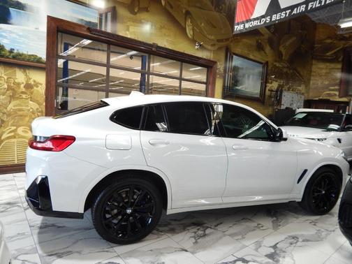 2022 BMW X4 xDrive30i