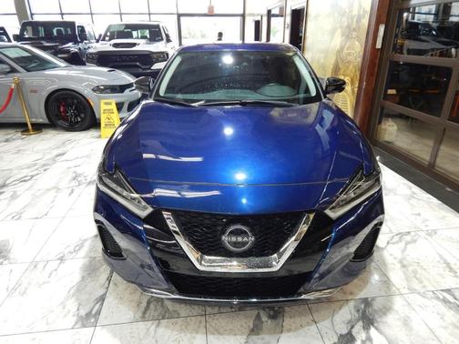 2023 Nissan Maxima SV
