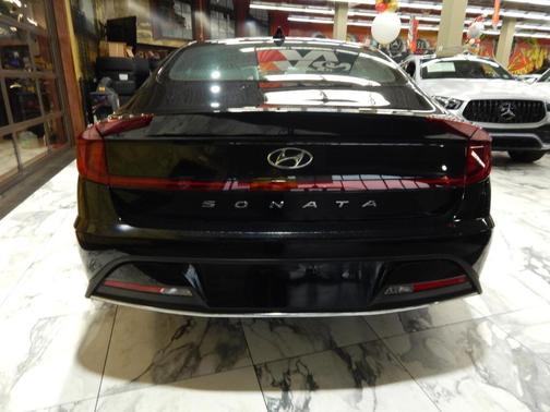 2023 Hyundai SONATA SE