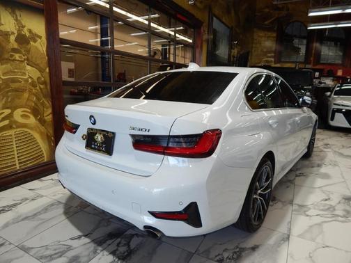 2021 BMW 330 i xDrive