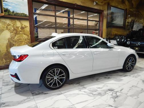2021 BMW 330 i xDrive