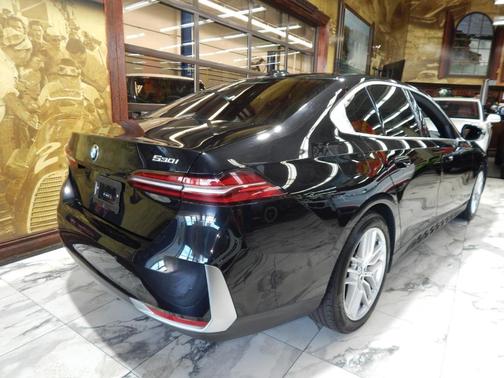 2025 BMW 530 i xDrive