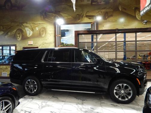 2025 Chevrolet Suburban LT