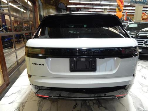 2025 Land Rover Range Rover Velar P250 Dynamic SE