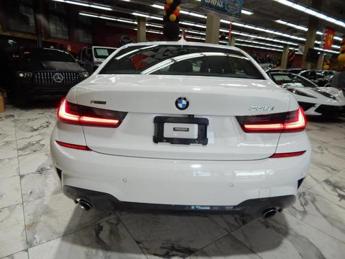 2021 BMW 330 i xDrive
