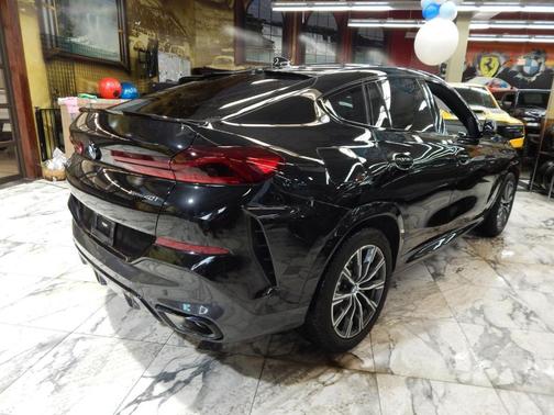 2023 BMW X6 xDrive40i